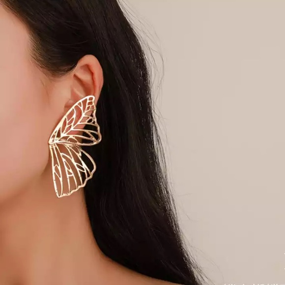 “Monarch Queen” Butterfly Wing Statement Earrings - Picture 7 of 7